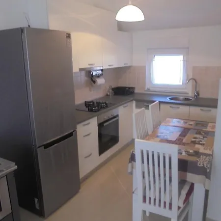 Pearl **** App Apartman